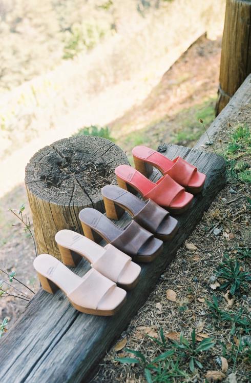 Jeffrey Campbell mulheres B0VBD1126 pilha natural taupe sandália plataforma tesouraria