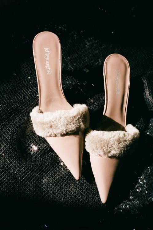 Jeffrey Campbell mulheres B0VBD1702 combinação de patente taupe mula de salto alto de bom gosto